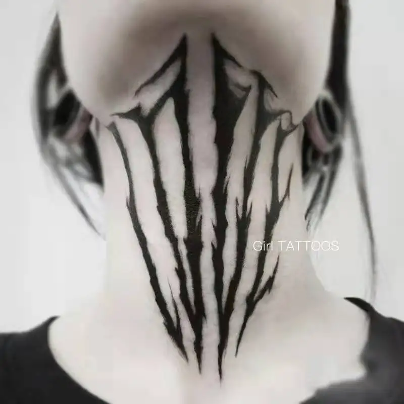 Tatouage Chinois Sur Le Cou