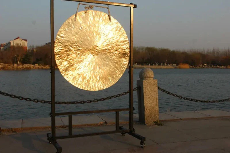 Gong Chinois De Vent Traditionnel