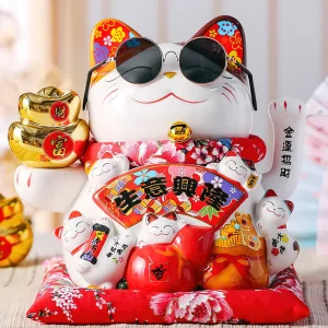 Chat Chinois qui Bouge le Bras