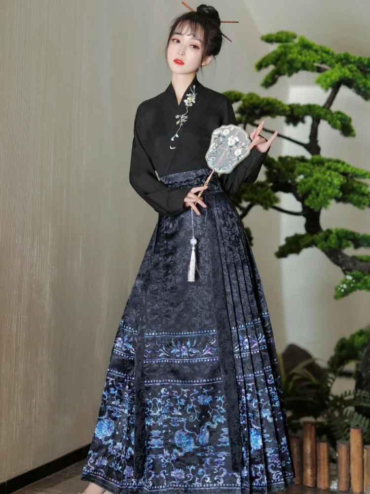 Robe Chinoise Brodée Automne – Image 4