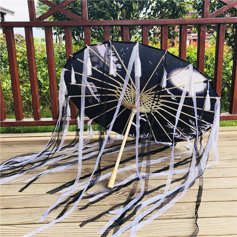 Ombrelle Chinoise Noire Avec Rubans