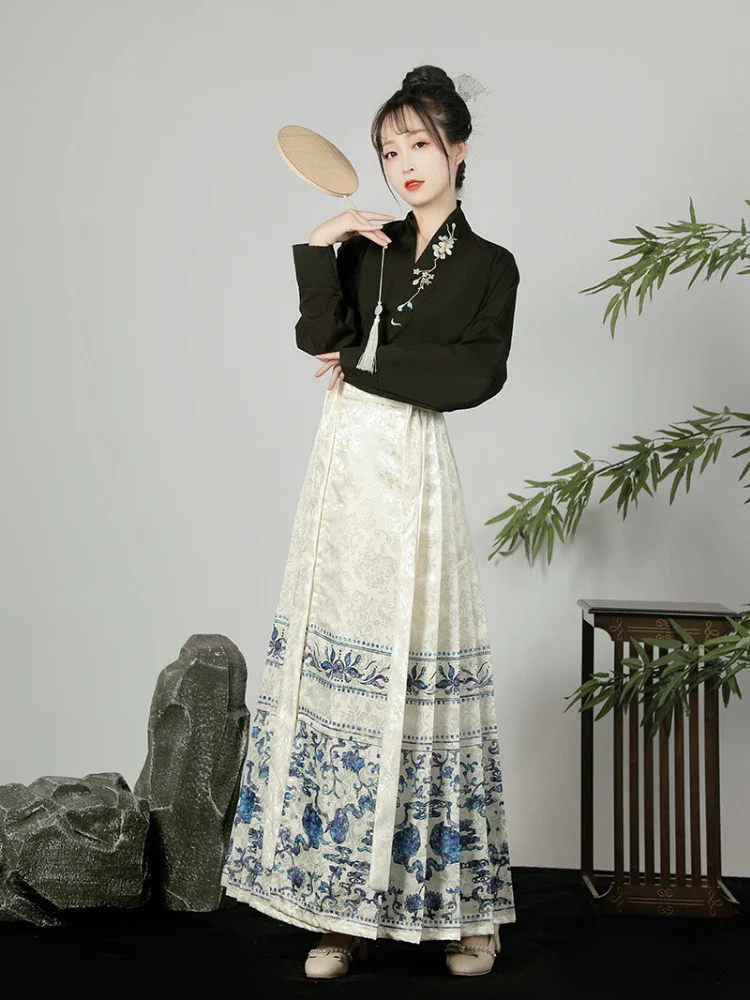 Robe Chinoise Brodée Automne – Image 5