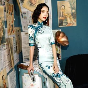 Robe d’Hôtesse Chinoise