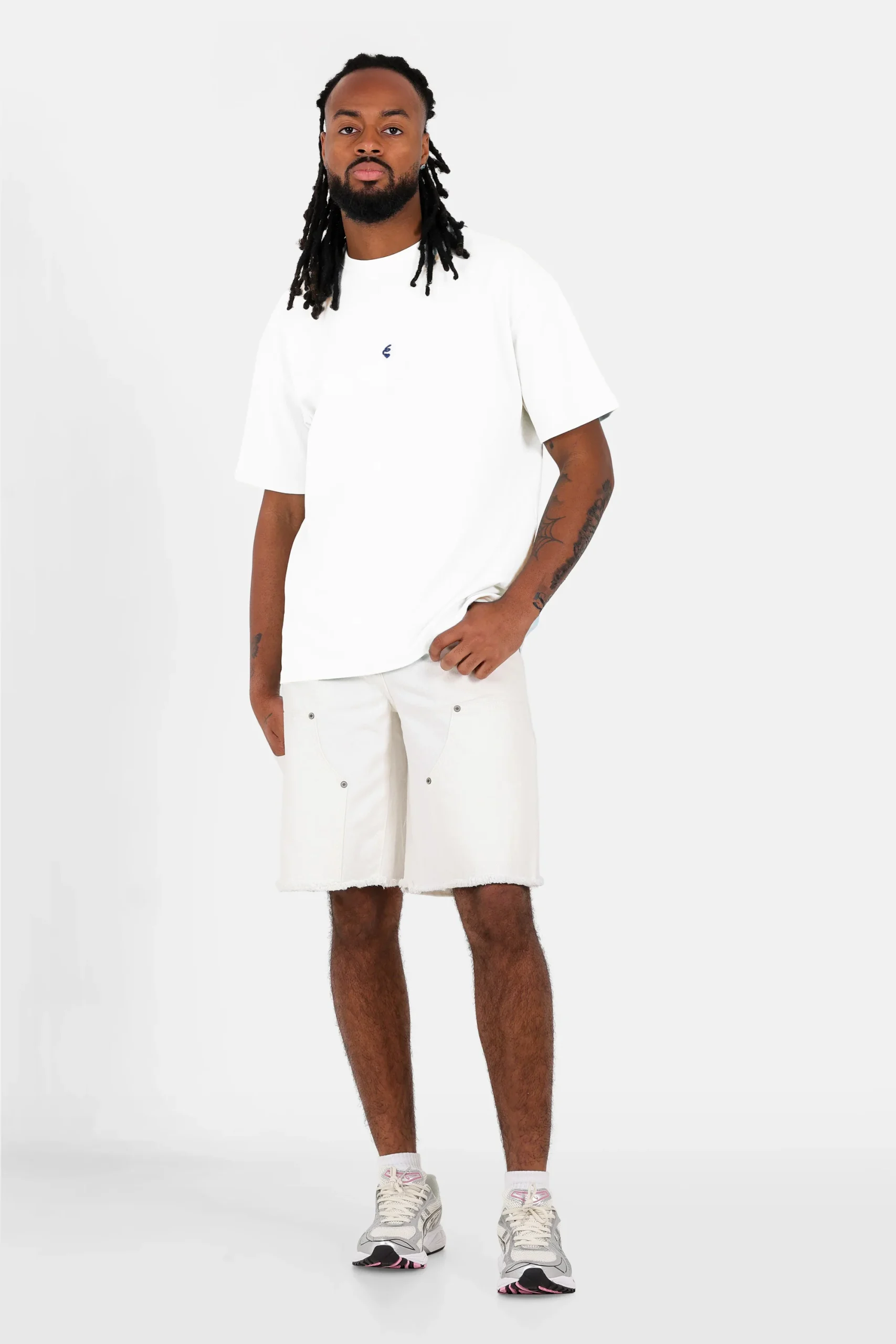 6 HEART S/S T-shirt – Image 3