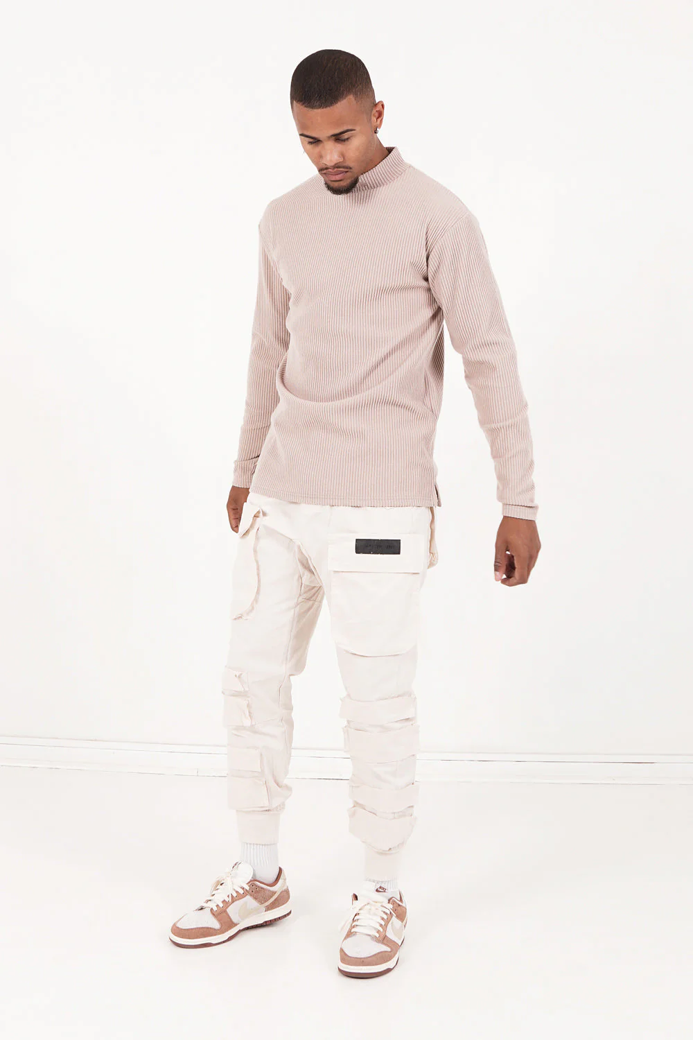 Pull maille côtelé col Beige foncé – Image 3