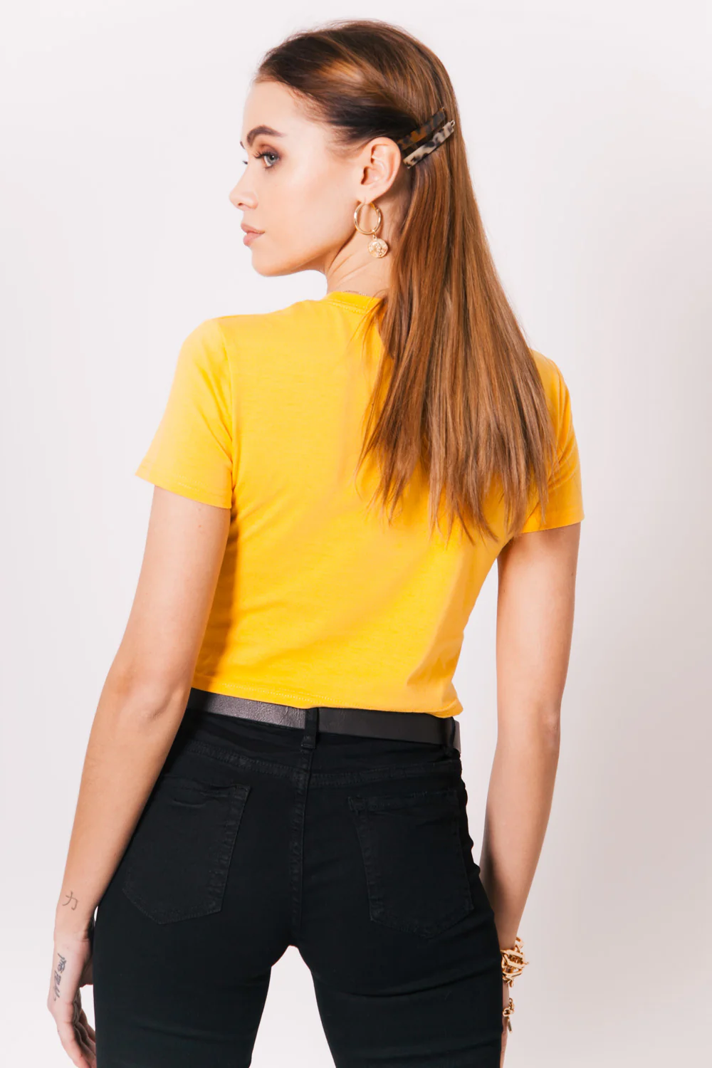 Crop-top noeud logo jaune – Image 7