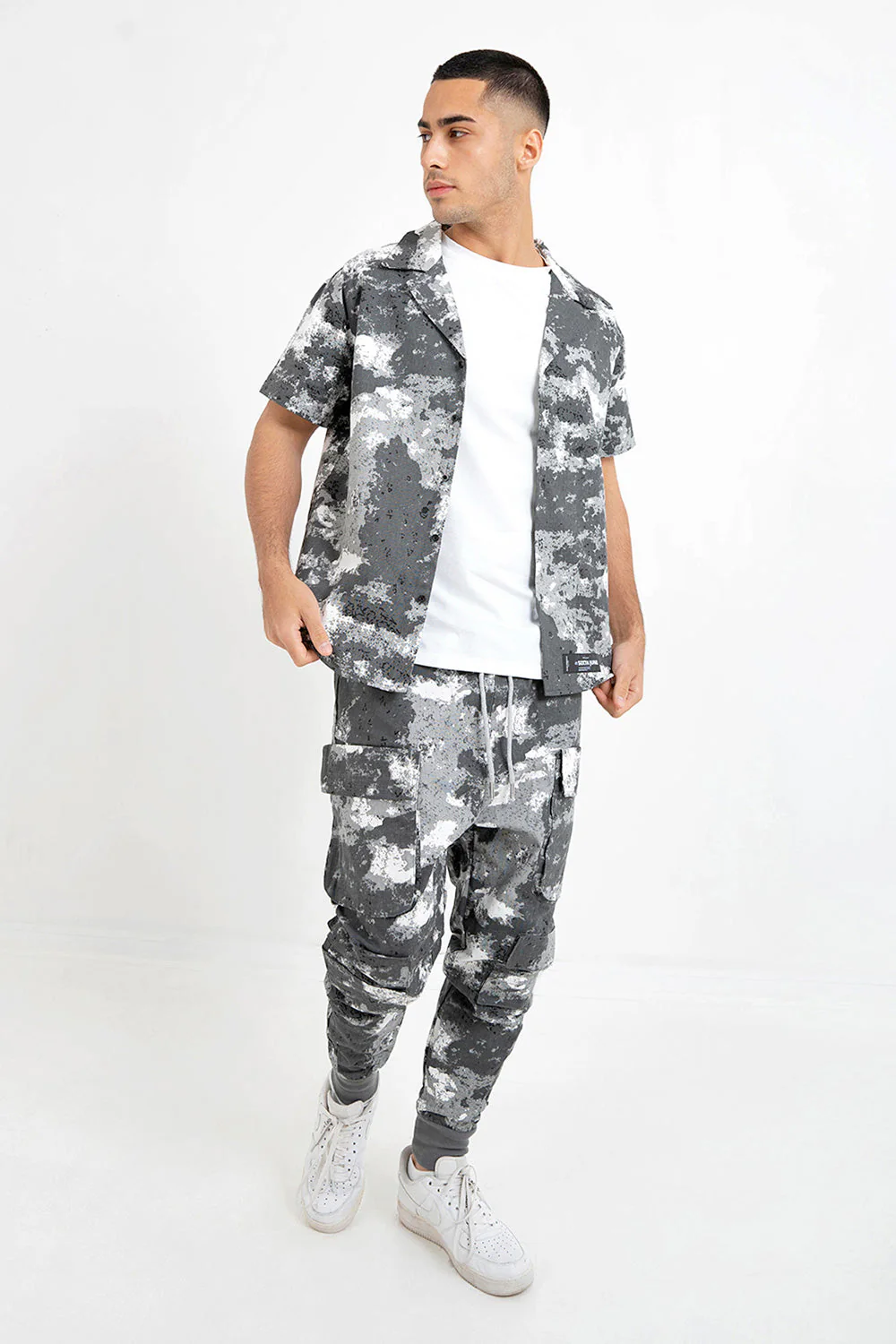 Pantalon cargo camouflage Gris – Image 3