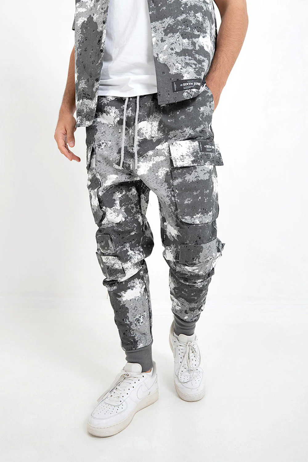 Pantalon cargo camouflage Gris – Image 2